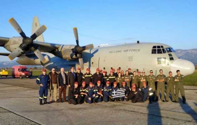 Αλβανία: Η ΕΜΑΚ απεγκλώβισε μια 45χρονη και έναν 24χρονο μέσα από τα ερείπια