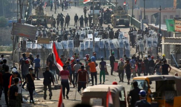 Τρεις νεκροί διαδηλωτές και δεκάδες τραυματίες την Κυριακή στο Ιράκ