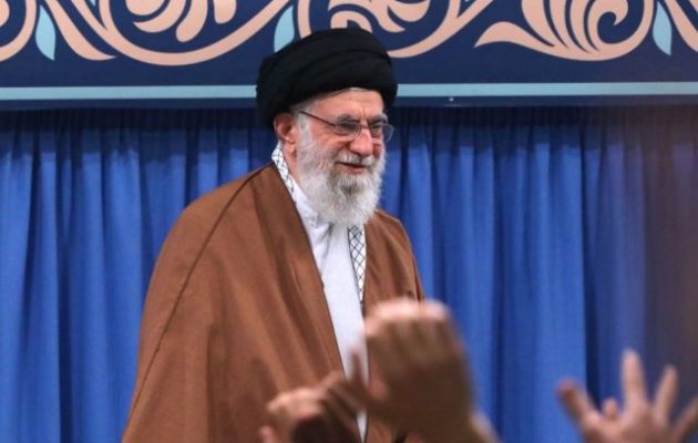 Αλί Χαμενεΐ: Δεν διαπραγματευόμαστε με τις ΗΠΑ για να μη διεισδύσουν στη χώρα μας