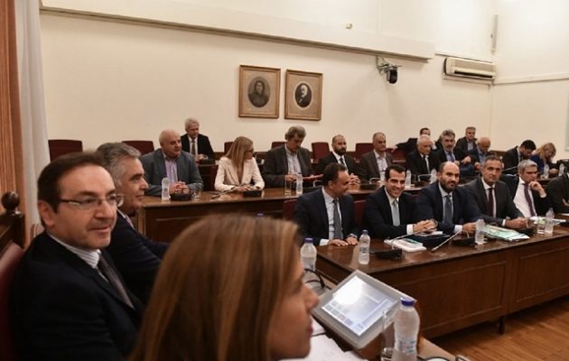 Αναβλήθηκε η Προανακριτική για τη Novartis – «Προσπαθούν να προστατεύσουν τον Φρουζή»