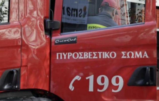 Πιερία: Διαρροή επικίνδυνου υλικού από φορτηγό στην Εθνική Οδό Αθηνών-Θεσσαλονίκης
