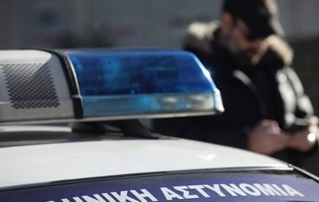 Κρήτη: Διαθεσιμότητα και ΕΔΕ σε βάρος δύο αστυνομικών γιατί έβγαλαν έξω κρατούμενο