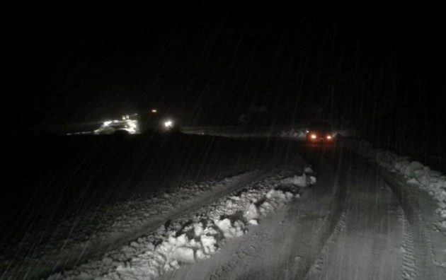 Εφιάλτης για 53 φοιτητές στην Εύβοια: Το λεωφορείο τους έπεσε σε χαντάκι λόγω χιονόπτωσης