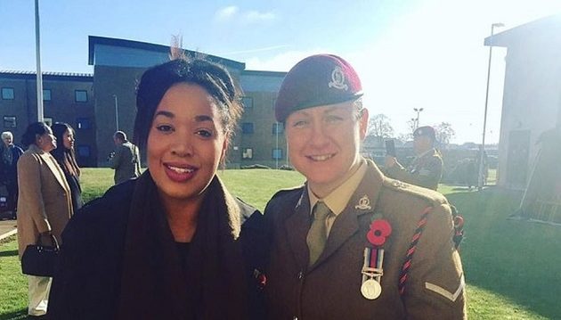 Πρωτοφανές στη Βρετανία: Λεσβίες απέκτησαν μωρό που κυοφορήθηκε και από τις δύο μητέρες