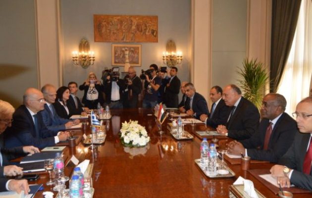 Δένδιας από Κάιρο: Επιταχύνεται η οριοθέτηση των ΑΟΖ μεταξύ Ελλάδας και Αιγύπτου