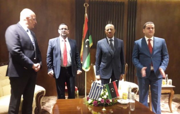 Ο Δένδιας στη Λιβύη – Οι πρώτες φωτογραφίες με την πολιτική ηγεσία στη Βεγγάζη