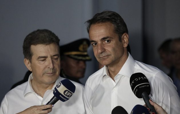ΣΥΡΙΖΑ: Ο Χρυσοχοΐδης και η ΕΛΑΣ καταστρατηγούν το Σύνταγμα – Ας πήγαιναν να δουν τον κ. Μητσοτάκη στην Πάρνηθα