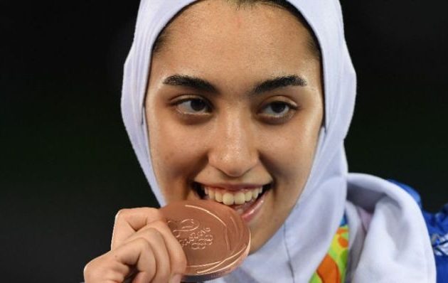 Η Ιρανή Ολυμπιονίκης, που το «έσκασε» από τους Μουλάδες, θα συνεχίσει στη Γερμανία