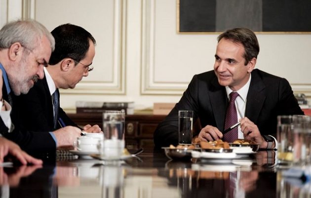 Μητσοτάκης-Χριστοδουλίδης: Επαναβεβαιώθηκε η άριστη συνεργασία Ελλάδας-Κύπρου