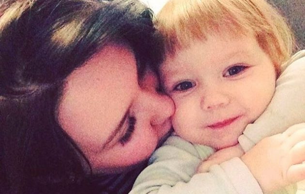 Αδιανόητο: 3χρονη πέθανε από ασιτία – Η μάνα την κλείδωνε και πήγαινε να διασκεδάσει