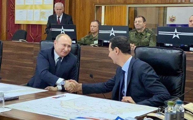 Αιφνιδιαστική επίσκεψη Πούτιν στη Συρία – Έκανε «βόλτα» στη Δαμασκό και συναντήθηκε με Άσαντ