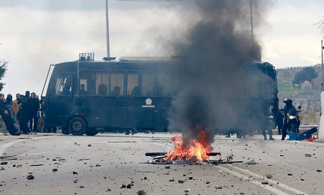 ΣΥΡΙΖΑ: Η κυβέρνηση Μητσοτάκη αποκλειστικά ευθύνη για τα επεισόδια στη Μόρια