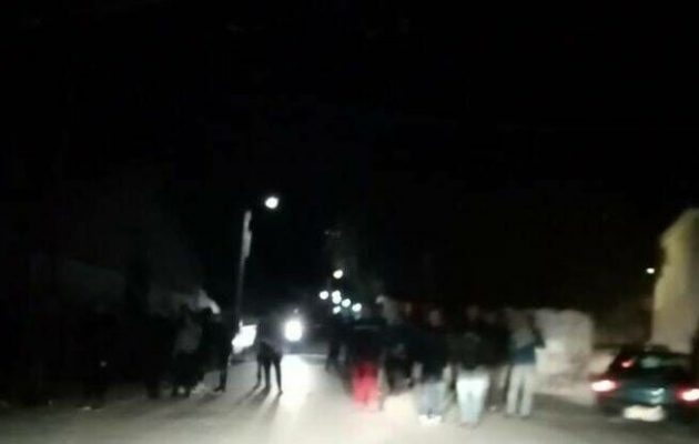 Η κυβέρνηση έχασε τον έλεγχο στη Μόρια: Πογκρόμ εναντίον προσφύγων και face control στις εισόδους του χωριού