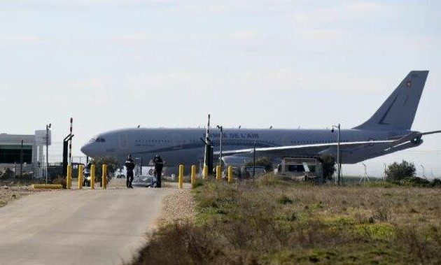 Προσγειώθηκε σε γαλλική βάση αεροπλάνο που έφερε Ευρωπαίους από την Κίνα – Μαζί και Έλληνας