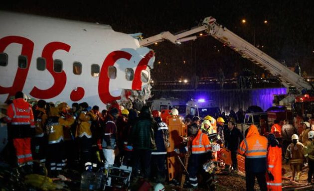 Ένας νεκρός και 157 τραυματίες στο αεροπορικό δυστύχημα στην Κωνσταντινούπολη (βίντεο)
