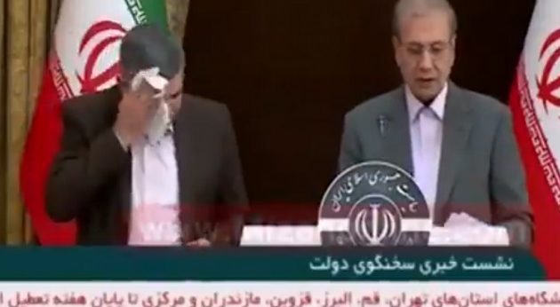 Θετικός στον κοροναϊό Covid-19 ο Ιρανός αναπληρωτής υπ. Υγείας – Βήχει και ιδρώνει σε συνέντευξη (βίντεο)