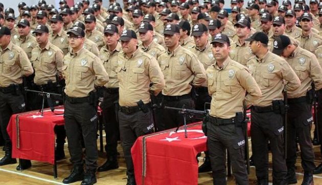 Ο Ερντογάν αντιγράφει το Ιράν και εξοπλίζει 200.000 πολιτοφύλακες «Φρουρούς» (Bekçi)