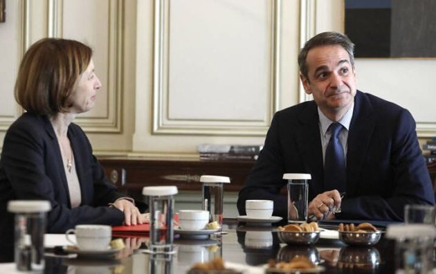 Ο Μητσοτάκης δέχθηκε τη Γαλλίδα Υπ. Άμυνας στο Μαξίμου