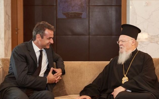Με τον Οικουμενικό Πατριάρχη συναντήθηκε ο Μητσοτάκης στο Άμπου Ντάμπι