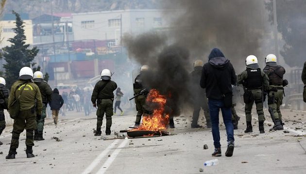 Μηταράκης: Eνδεχόμενο υποκίνησης των επεισοδίων στη Μόρια