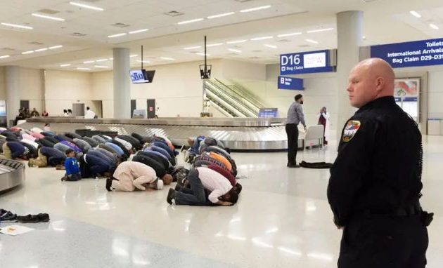 Αφεντικό της Ryanair: Πιο αυστηρούς ελέγχους στους μουσουλμάνους στα αεροδρόμια