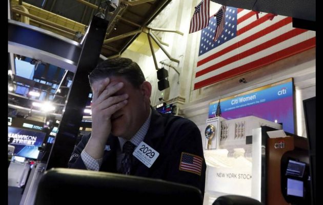 Ο κοροναϊός «αιματοκύλησε» τη Wall Street – Πτώση 3.000 μονάδων για τον Dow Jones