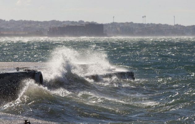 Καιρός: Βροχές και καταιγίδες την Τετάρτη – Πέφτει η θερμοκρασία – Θυελλώδεις άνεμοι