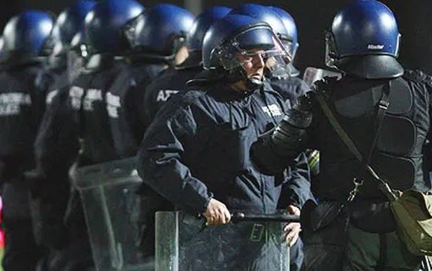 Δύναμη Κυπρίων αστυνομικών μεταβαίνει στον Έβρο για να σταθεί απέναντι στους Τούρκους
