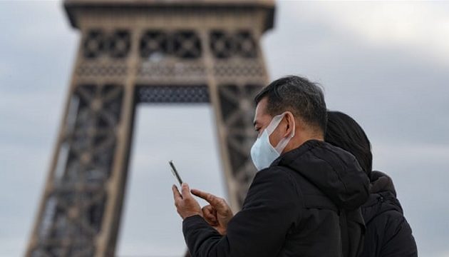 Υποχρεωτική η χρήση μάσκας στη Γαλλία για όσους βγαίνουν έξω