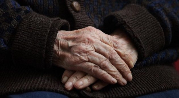 Γηροκομείο Κορυδαλλός: 91χρονη γιαγιά βίωνε ακραίες συμπεριφορές βίας