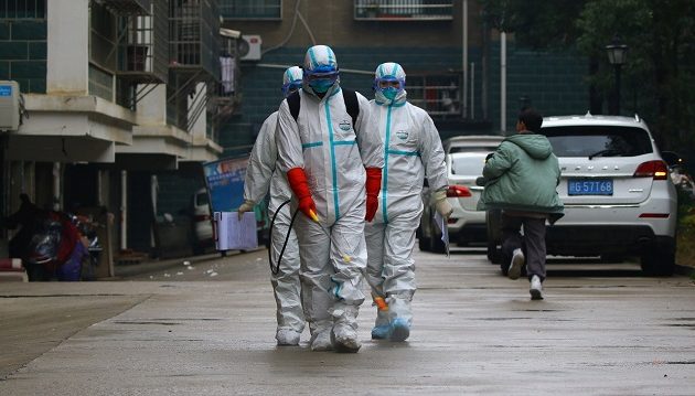 Γερμανός λοιμωξιολόγος: Τι κάνουμε λάθος με τον κορωνοϊό – Αυτή είναι η σωστή τακτική