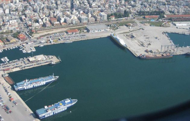 Στην Αλεξανδρούπολη πλοίο για φιλοξενία αστυνομικών που επιχειρούν στον Έβρο