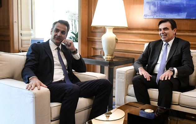 Αλαλούμ με το προσφυγικό: Πώς ο Μητσοτάκης «άδειασε» τον Μαργαρίτη Σχοινά