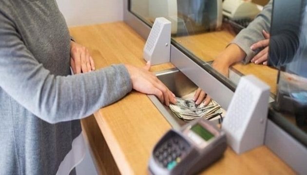 Κοροναϊός: Για ποιες συναλλαγές δεν χρειάζεται φυσική παρουσία στις τράπεζες