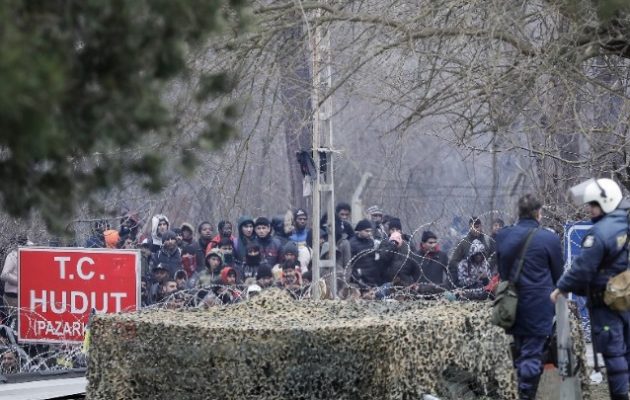 Συναγερμός στον Έβρο: Δέκα χιλιάδες μετανάστες προσπάθησαν να μπουν στην Ελλάδα