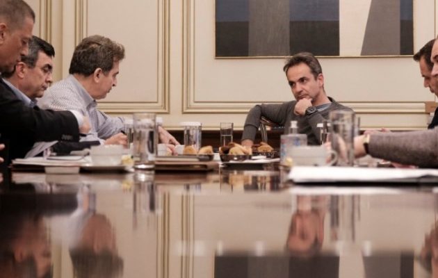 Σύσκεψη στο Μαξίμου: Επιτυχής η αποτρεπτική δράση των ελληνικών δυνάμεων στον Έβρο