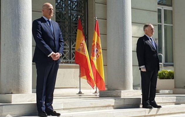 Υπουργείο Εξωτερικών: Συμβολική τελετή συμπαράστασης στον ισπανικό λαό