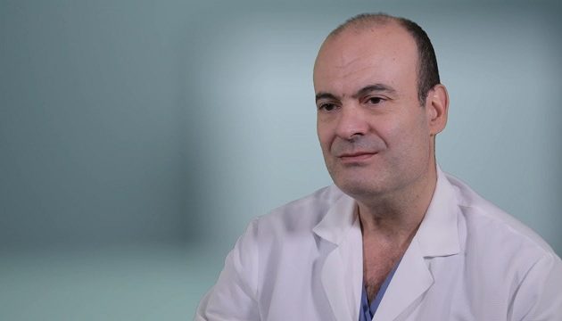 Έλληνας γιατρός στις ΗΠΑ: Έτοιμο τον Δεκέμβριο το εμβόλιο για τον κοροναϊό