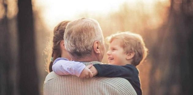 Πότε τα εγγόνια θα δουν τους παππούδες τους – Τι είπε ο Τσιόδρας για τους ηλικιωμένους