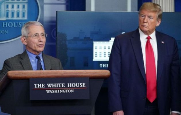 Ο Λευκός Οίκος διέψευσε ότι ο Τραμπ θέλει να απολύσει τον Φάουτσι