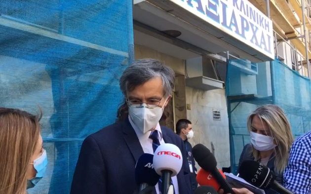 Σωτήρης Τσιόδρας: Τρεις θάνατοι και 37 κρούσματα στην κλινική «Ταξιάρχαι»