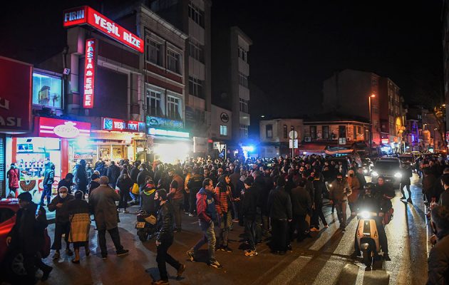 Χάος σε δρόμους και μαγαζιά στην Τουρκία μετά την απαγόρευση κυκλοφορίας για τον κοροναϊό