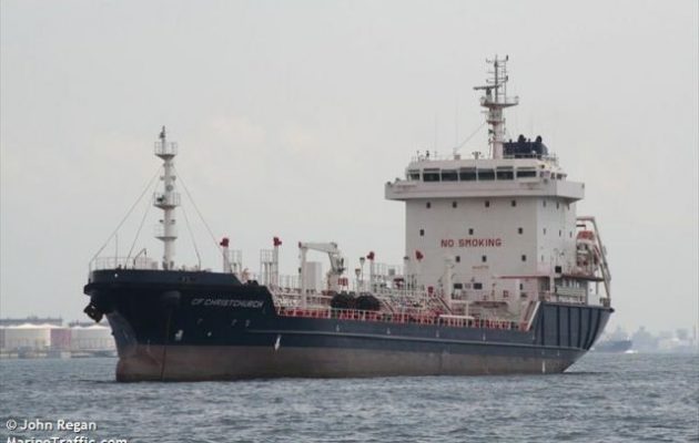 Νέο ρεσάλτο πειρατών σε ελληνικό τάνκερ – Απήχθησαν δέκα ναυτικοί