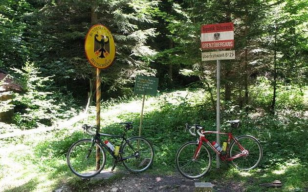 Στις 15 Ιουνίου ανοίγουν τα σύνορα μεταξύ Γερμανίας και Αυστρίας