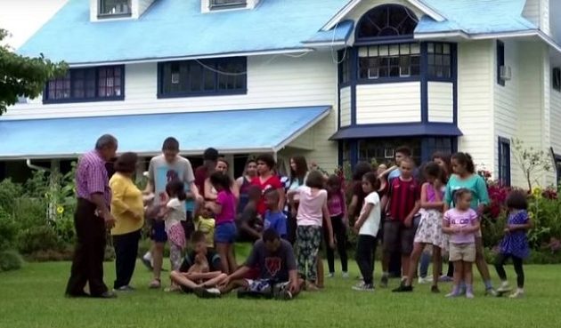 Κορωνοϊός: Εγκλεισμός με 37 παιδιά στο σπίτι για μια οικογένεια στην Κόστα Ρίκα