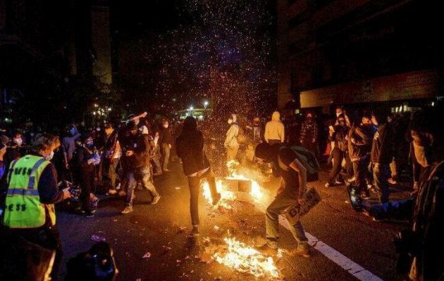 Αμερική: Ένας νεκρός διαδηλωτής κι ένας νεκρός αστυνομικός μέσα σε λίγες ώρες