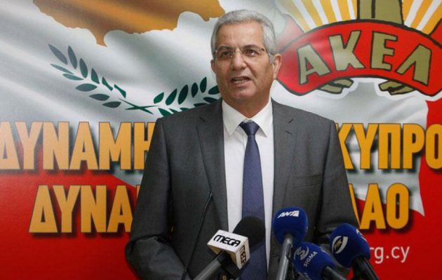 Σε υστερία ο Κυπριανού του ΑΚΕΛ επειδή ο Κοτζιάς αποκάλυψε τον ρόλο του στο Κυπριακό