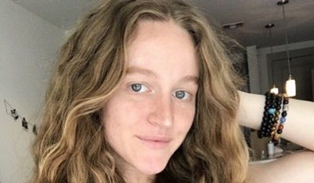 Κόρη ζητάει να μην ψηφίσουν τον πατέρα της γιατί είναι ακροδεξιός