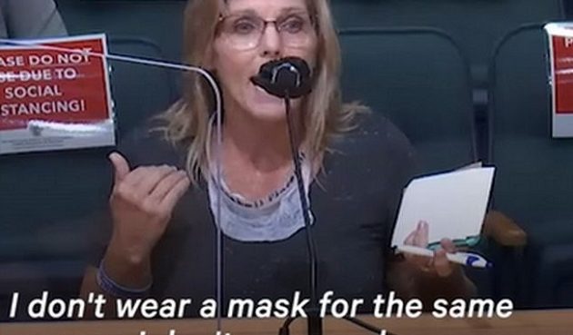 Απίστευτη Αμερικανίδα: Δεν φοράω μάσκα για τον ίδιο λόγο που δεν φοράω εσώρουχο (βίντεο)
