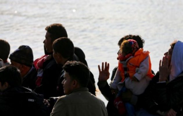 Βάρκα με 67 μετανάστες γύρισε στην Τουρκία μετά από εννιά ώρες ανοιχτά της Λέσβου
